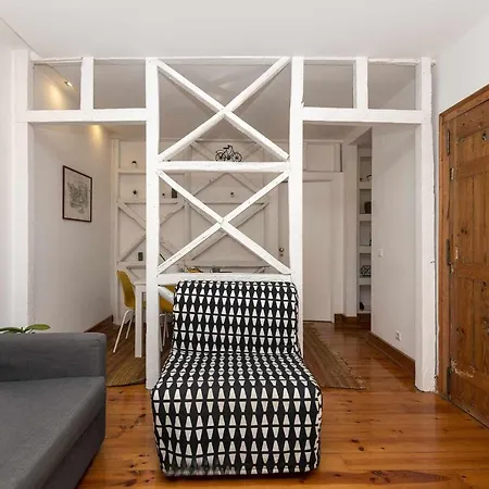 Typical Portuguese Apartment In Sao Bento Lisbon Exterior photo