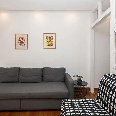 Typical Portuguese Apartment In Sao Bento Lisbon Exterior photo