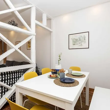 Typical Portuguese Apartment In Sao Bento Lisbon Exterior photo
