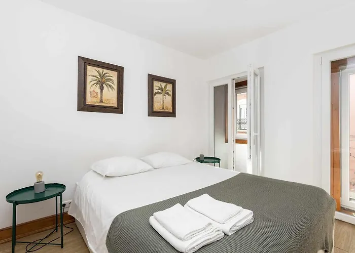 Typical Portuguese Apartment In Sao Bento